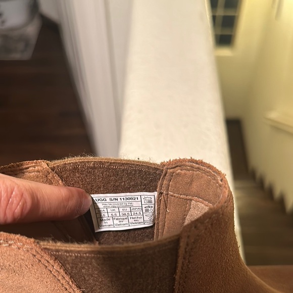 Ugg Biltmore Chelsea Brown Suede Boots - Picture 5 of 6